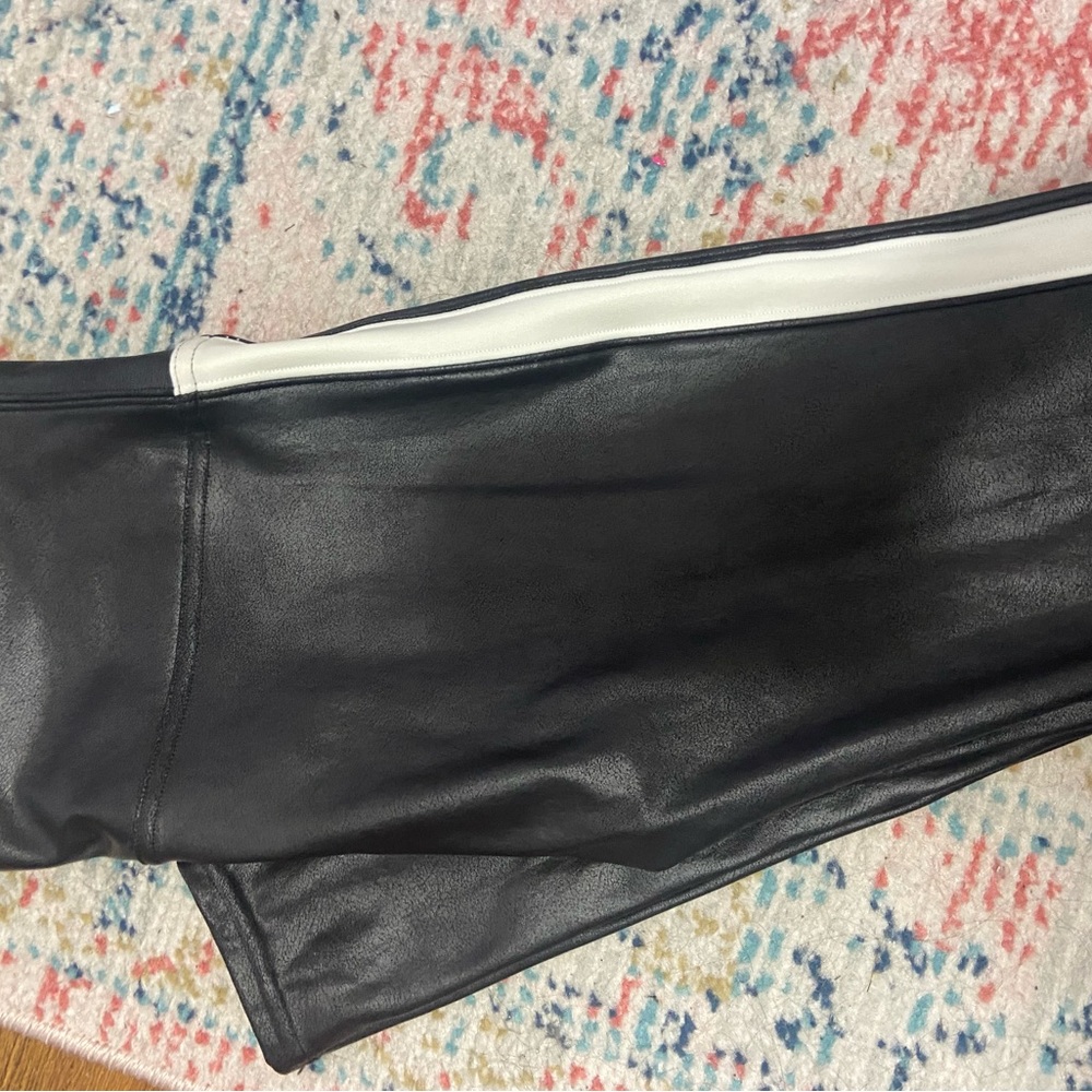 Spanx faux leather leggings w white side stripe! size L